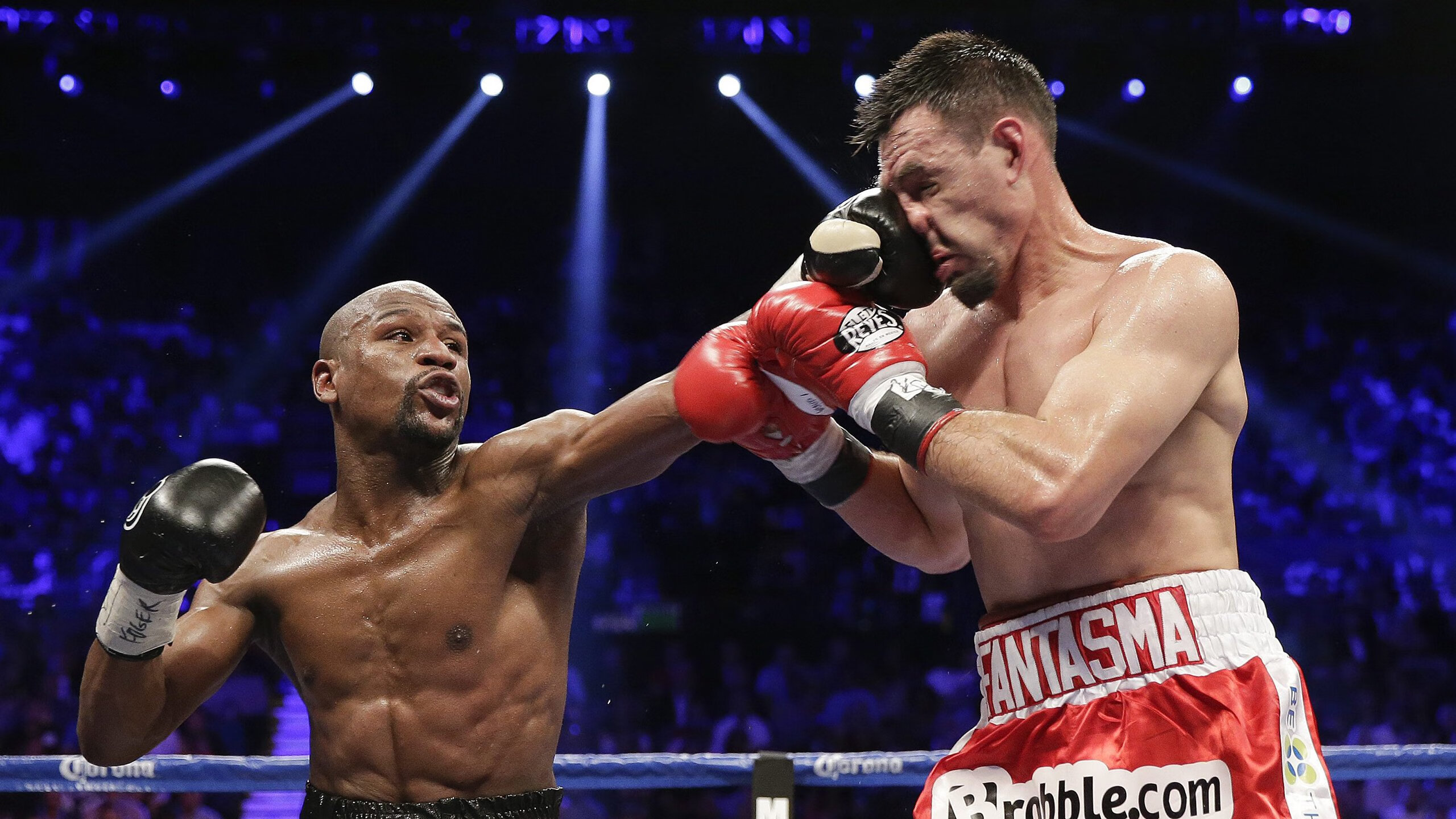 巴萨击溃比利亚雷亚尔,久保建英成为关键先生